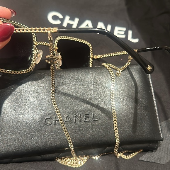 Chanel sunglasses - Picture 4 of 7